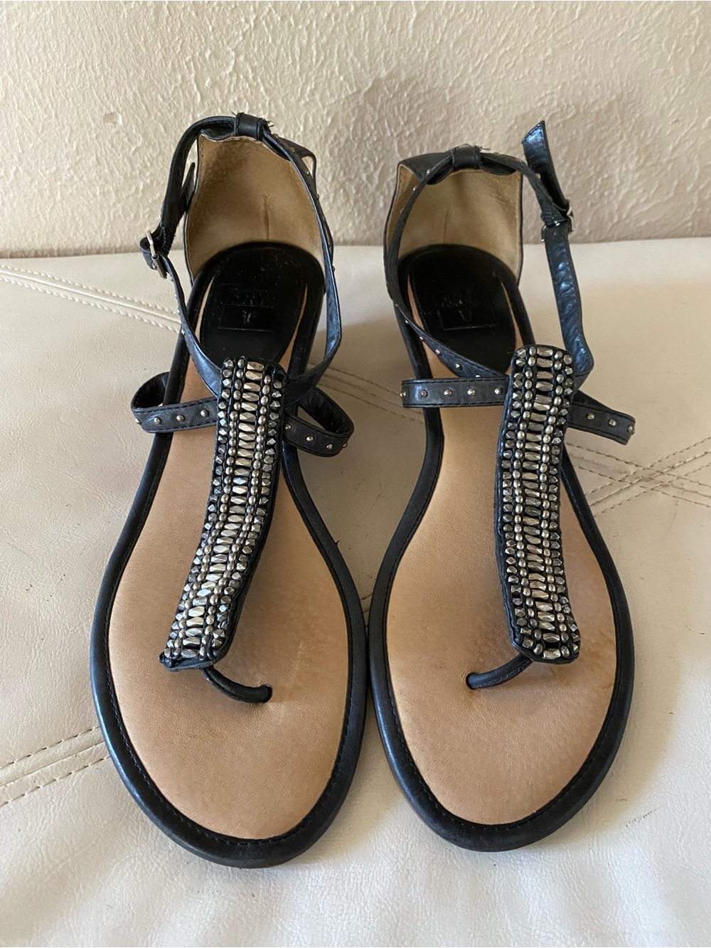 Frye Black T-Strap Sandal Metallic Beaded Accent Penny Leather Sandals Size 10